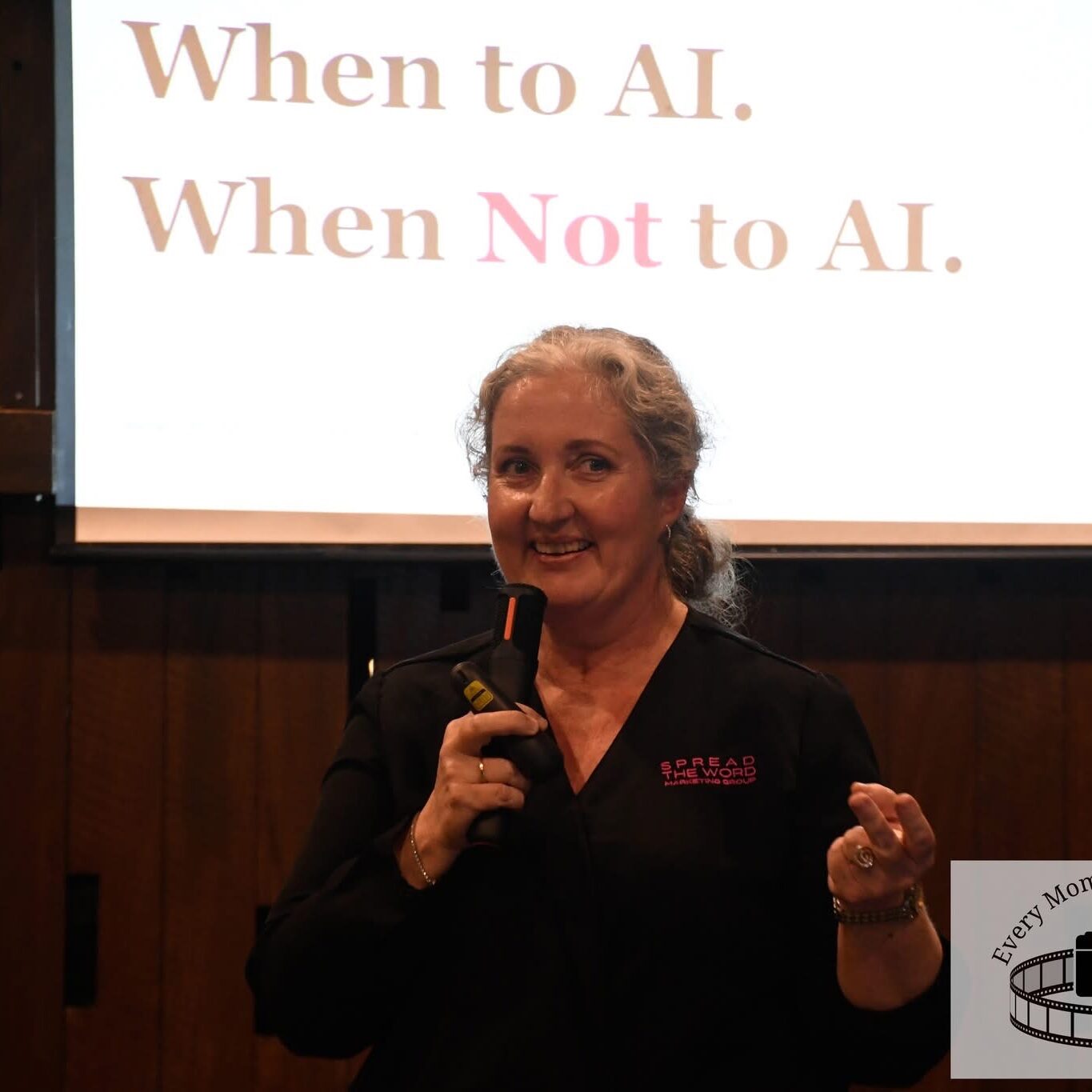 Naomi Porter presenting at Cairns Business Womens Club - When to Ai and When not AI